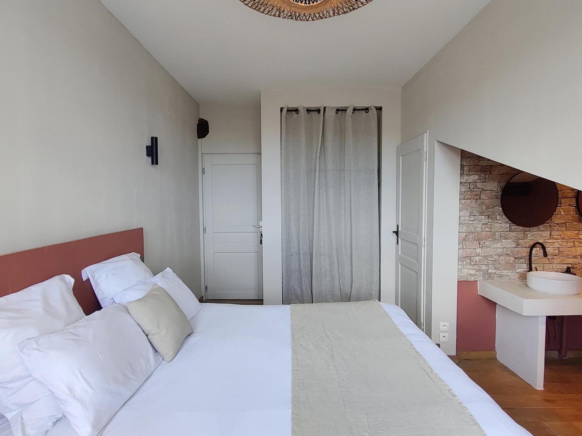 Chambres D'Hotes - Bed And Breakfast Les Palmiers Mèze Rom bilde